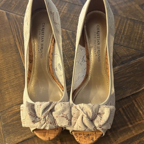 Christian Siriano Cream Lace Heels with Cork Heel. Great Condition! - Picture 4 of 8
